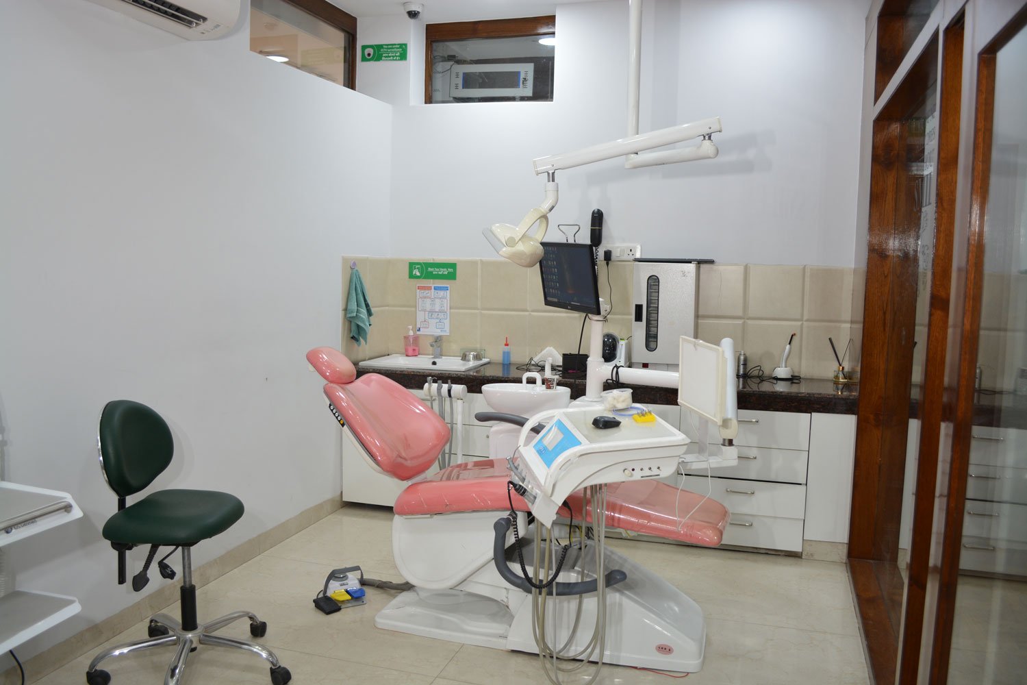 takkar-dental-clinic10