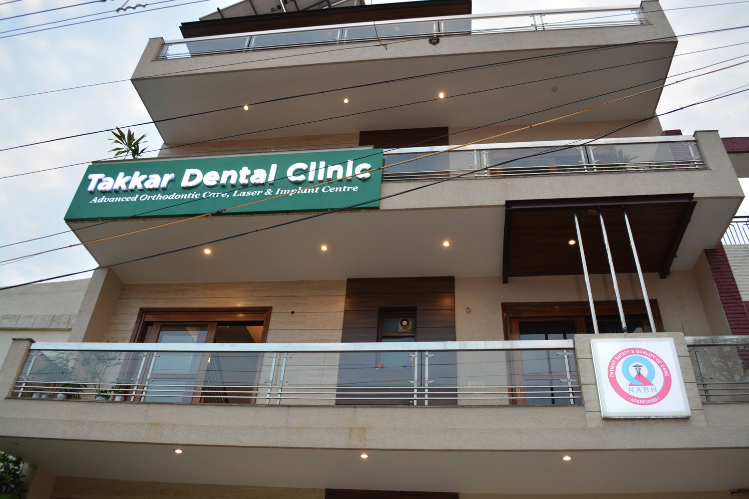 takkar-dental-clinic6